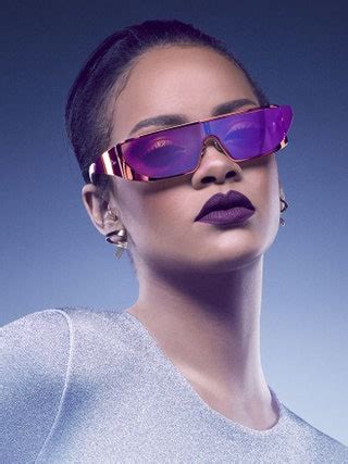 lunette dior rihanna prix|Rihanna signe une paire de lunettes de soleil pour Dior .